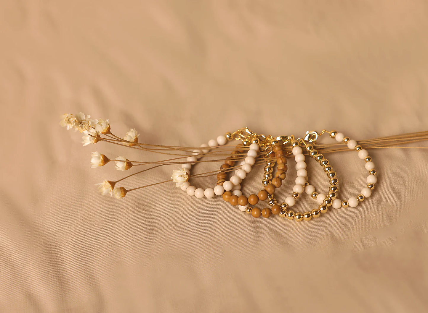 Dye Jade Stone with Gold Beads
