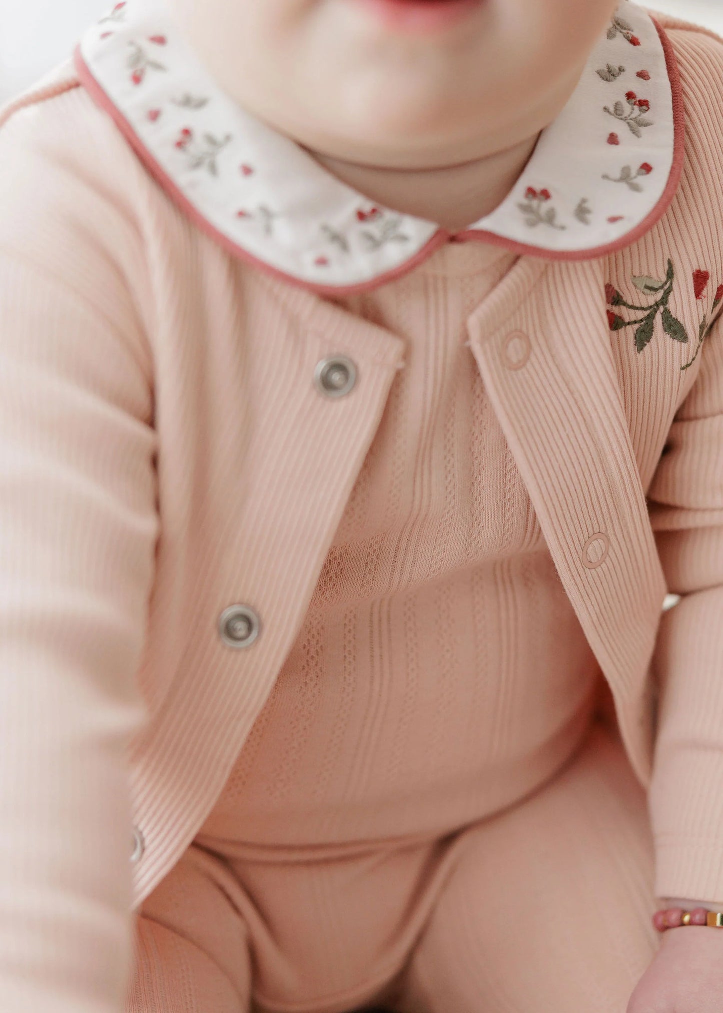 Floral Embroidered Collar and Bonnet in Pink