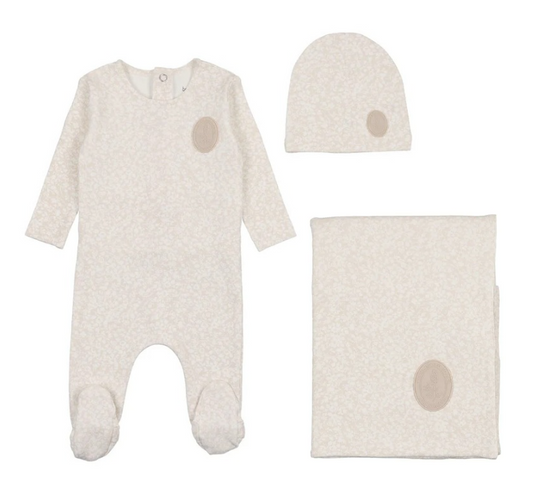 Floral Crest Layette Set in Shell Pink