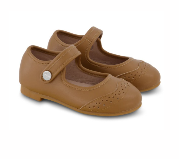 Wingtip Mary Janes in Nutmeg (20-23)
