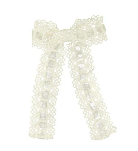 Sheer Lace Clip in Cream - Medium